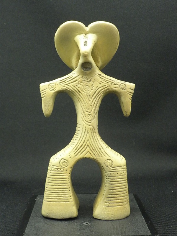 ハート形土偶 群馬県吾妻町郷原出土 縄文中期（実物高さ30.3cm） SPICE