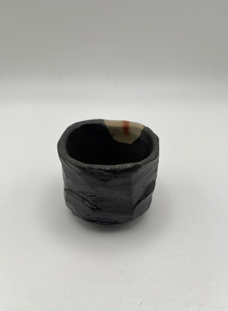 備前焼】黒備前 稲妻ぐい呑 作家：村井八重美