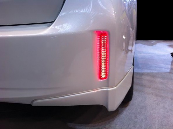 40系プリウスα用LEDテールレンズ・カラードテールの販売サイト｜PRIUSα