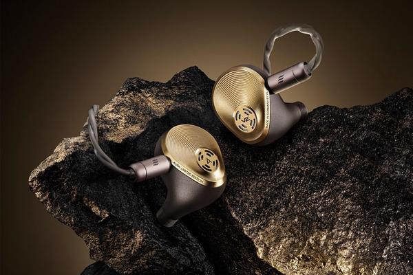 ASCII.jp：Astell & KernとVision Earsがコラボした「AURA」発表、実