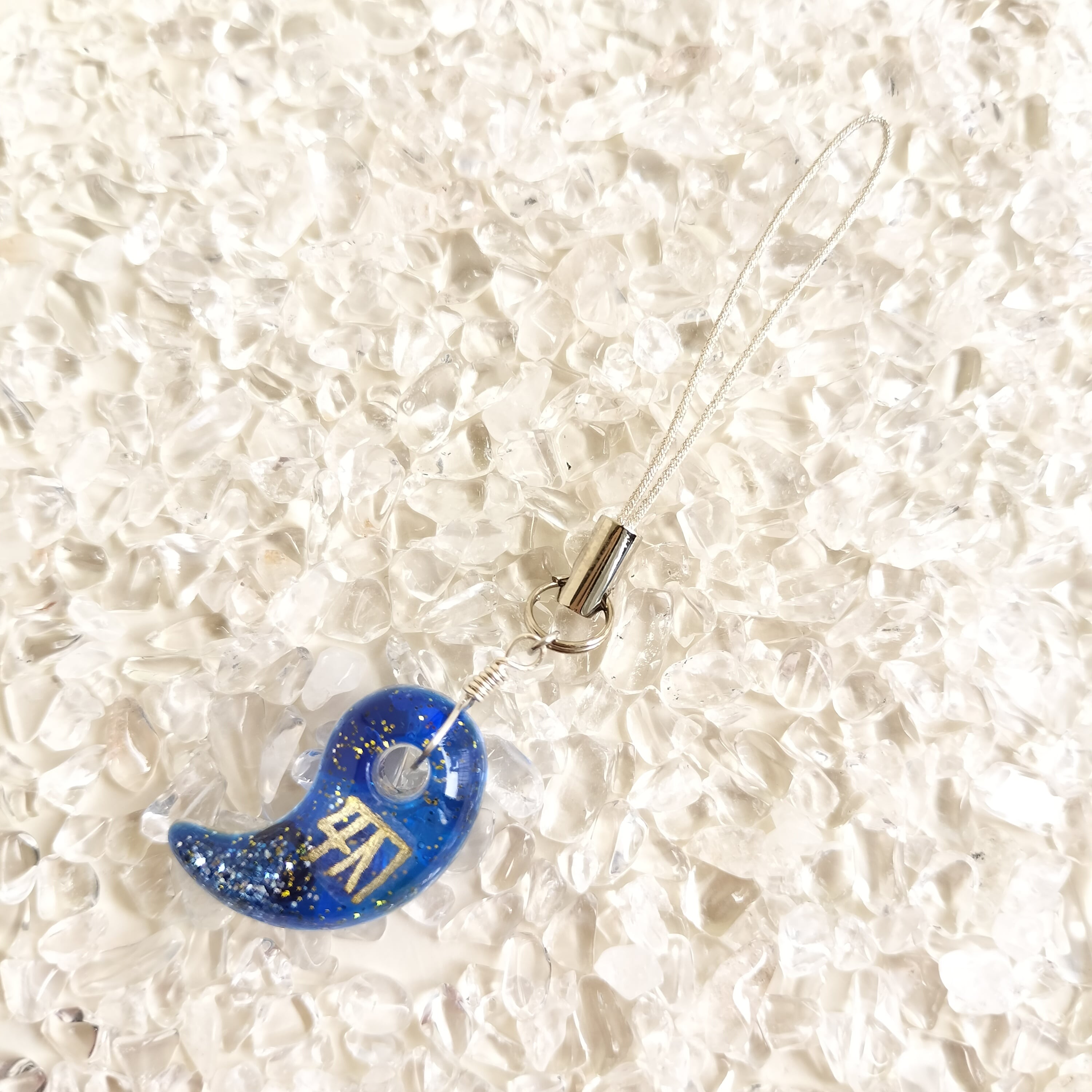 金運 龍体文字 根付け】オルゴナイトつるりん勾玉～たんぽぽ色×華やか