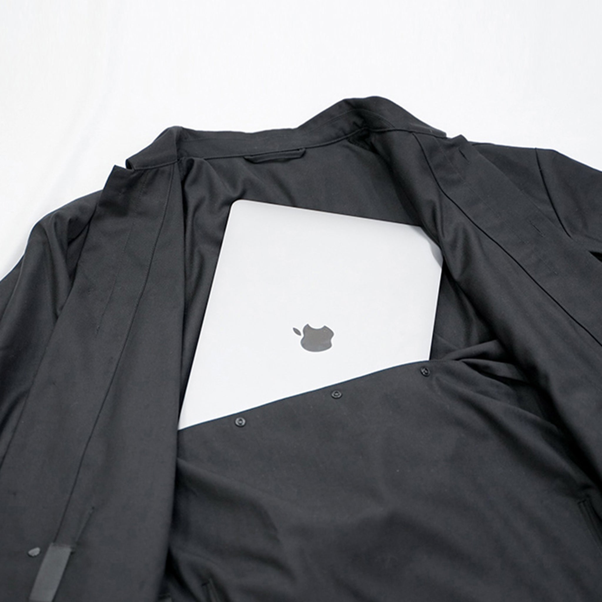 バッグレスシャツ| less is _ jp - 公式Online | 背中にPC収納可 | less is