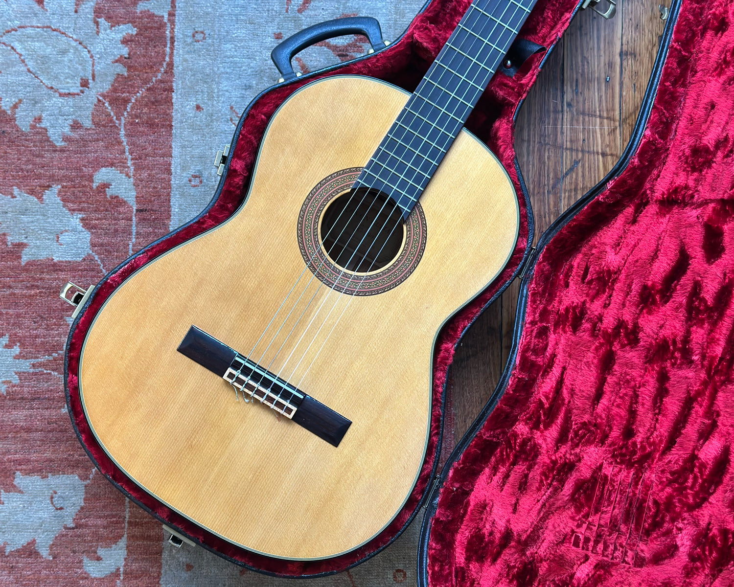 Zenon ZG-200 Classical Guitar – Found Sound
