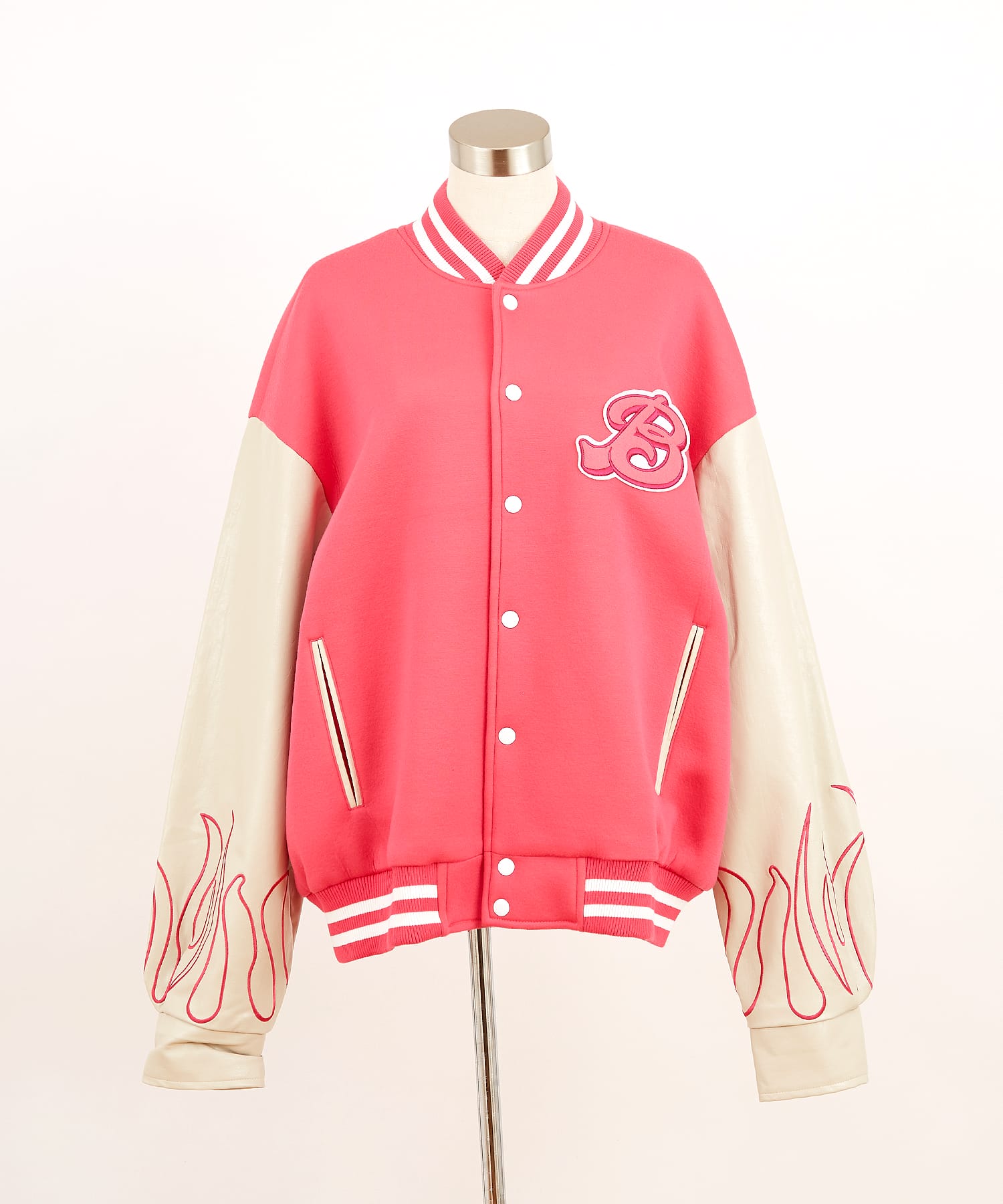 フェルトワッペン＆フレイム刺繍アーム合成皮革×ポンチスタジャン