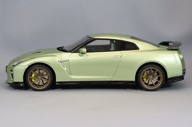 京商 samurai 1/18 日産 GT-R プレミアムエディション T-Spec