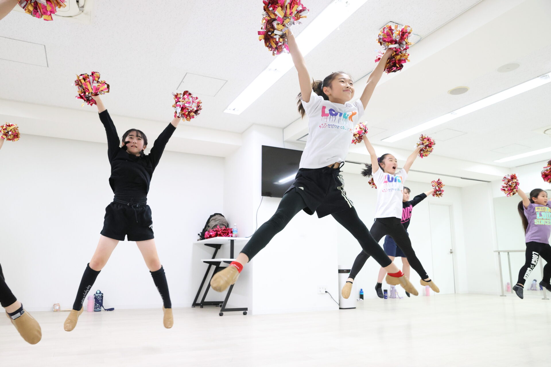久屋大通本校 - キッズ向けチアダンススクールならLOICX