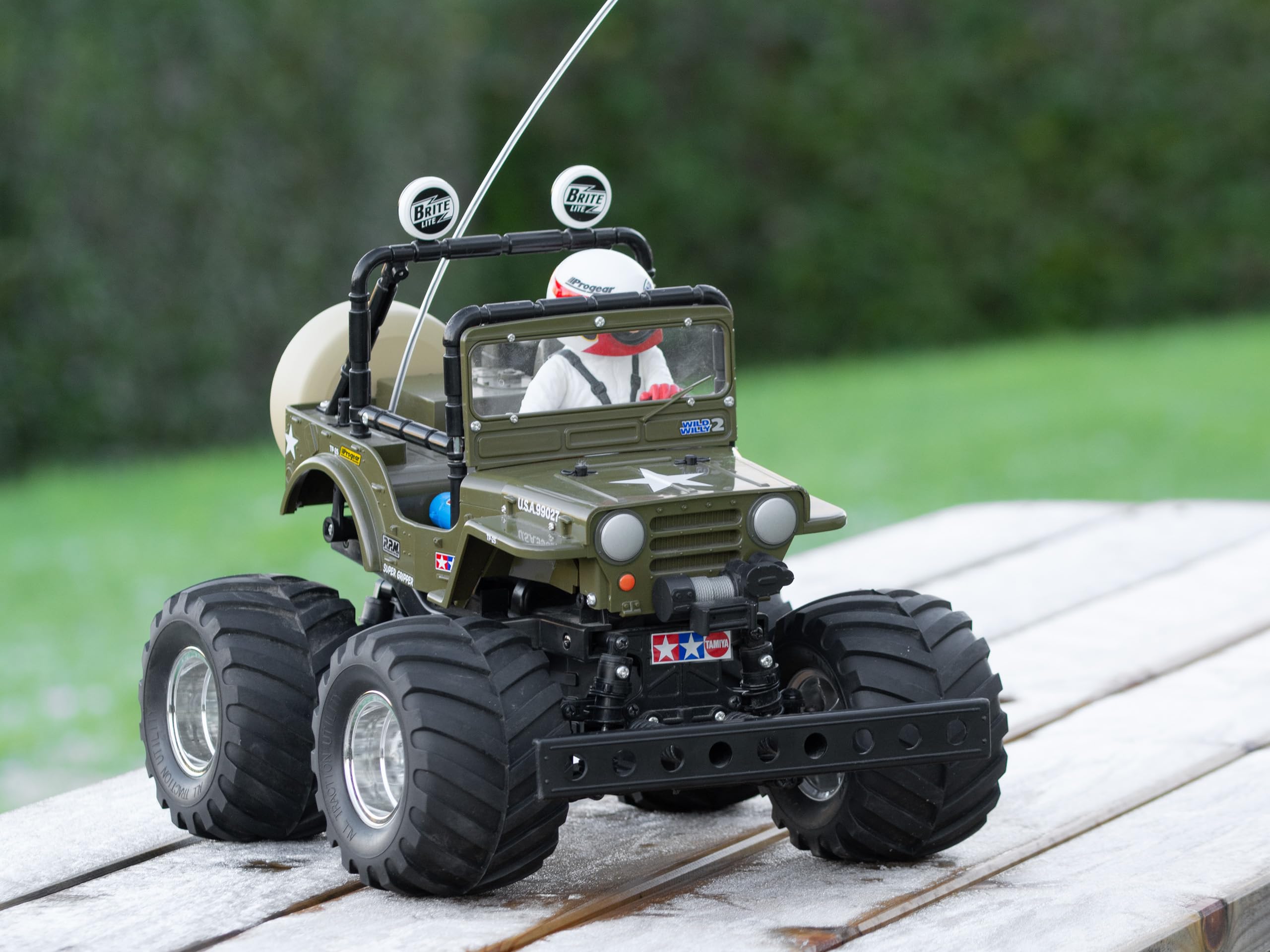 Amazon.co.jp: タミヤ 1/10 電動RCカーシリーズ No.242 ワイルド