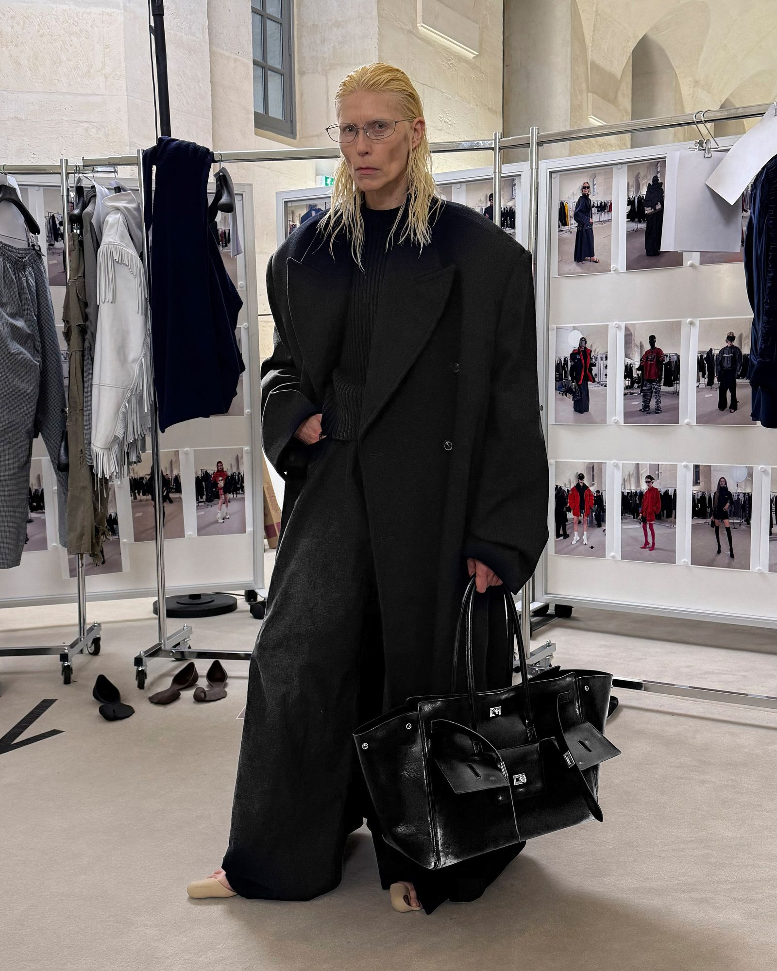 ルック】「バレンシアガ」2025年プレ・フォール・コレクション - WWDJAPAN