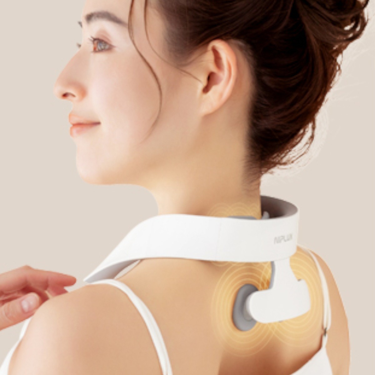 NIPLUX NECK RELAX 1S｜温熱×EMSで首・肩の疲れをリフレッシュする