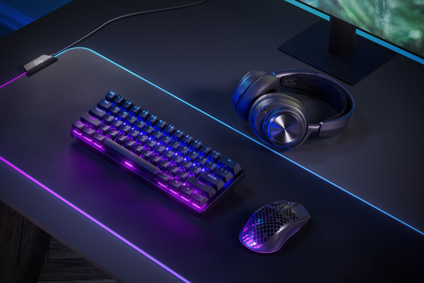 SteelSeries「Apex Pro」にテンキーレス60％キーボード、新型スイッチ