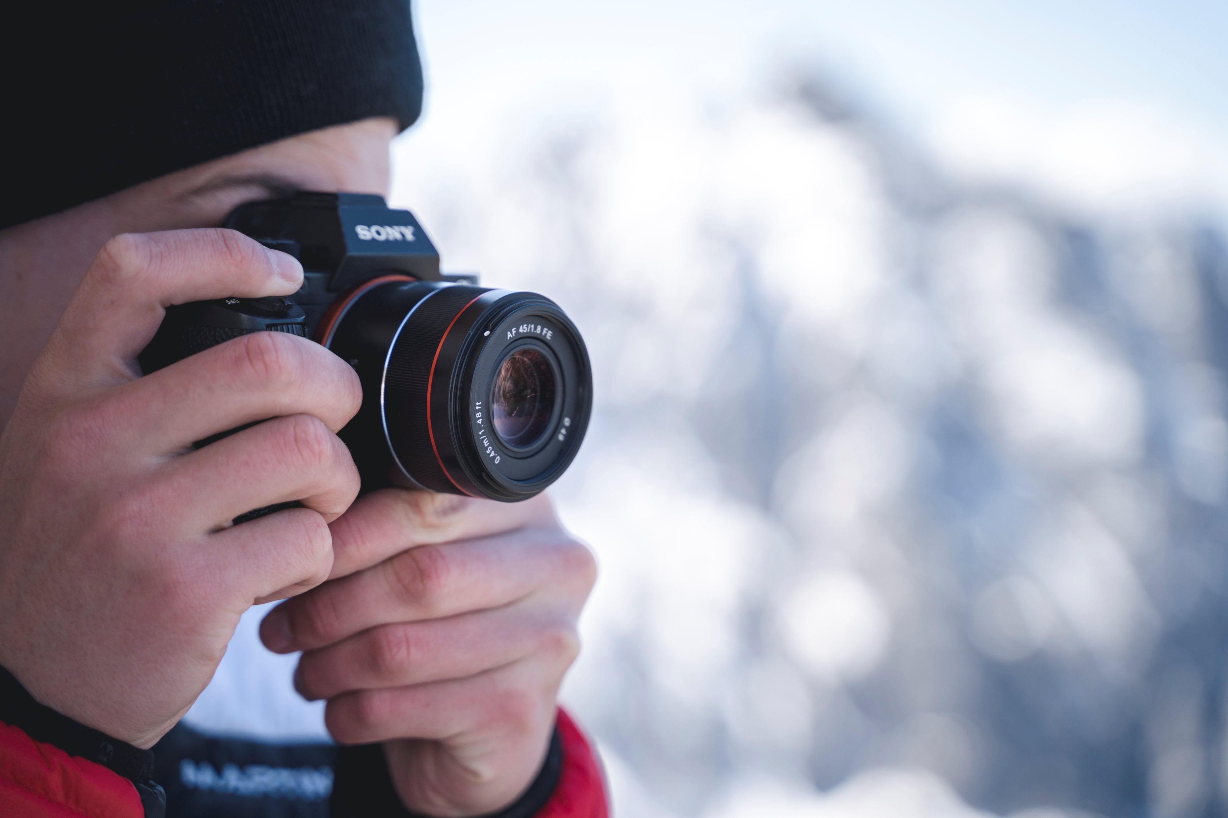 45mm F1.8 AF Compact Full Frame with Lens Station (Sony E