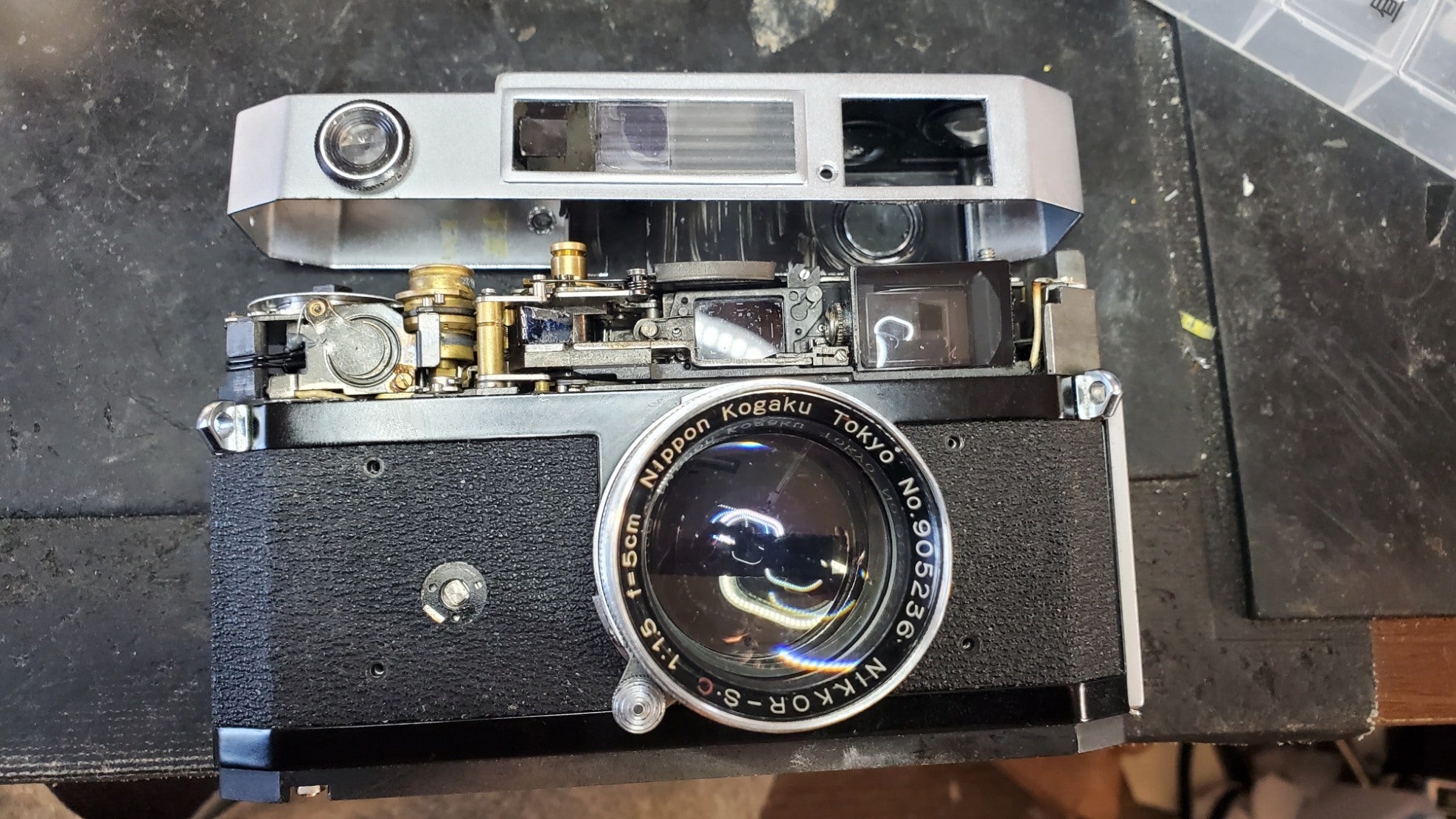 初めてのレンジファインダーカメラの分解 CANON 7S 試行錯誤しつつも組