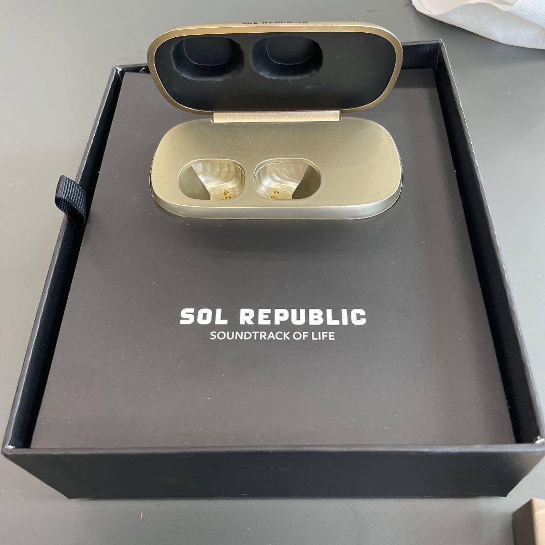ヘッドホン SOL REPUBLIC SOL AMPS AIR2 CA Amazon.com: SOL REPUBLIC Amps Air 2.0 Champagne : Electronics