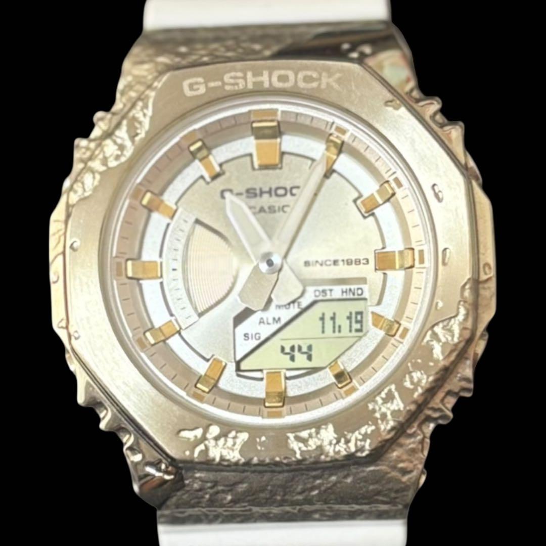 G-SHOCK GショックGM-5600 ゴールド/ホワイト　40周年モデル G-SHOCK METAL COVERED 5600 SERIES GM5600SG-9 - Claudias Jewelry Inc