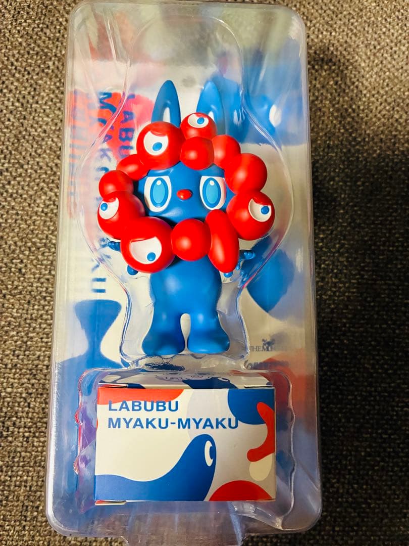 ラブブミャクミャク 大阪万博 LABUBU MYAKU-MYAKU フィギュア ラブブ ミャクミャク 大阪万博 LABUBU MYAKU-MYAKU フィギュア - メルカリ