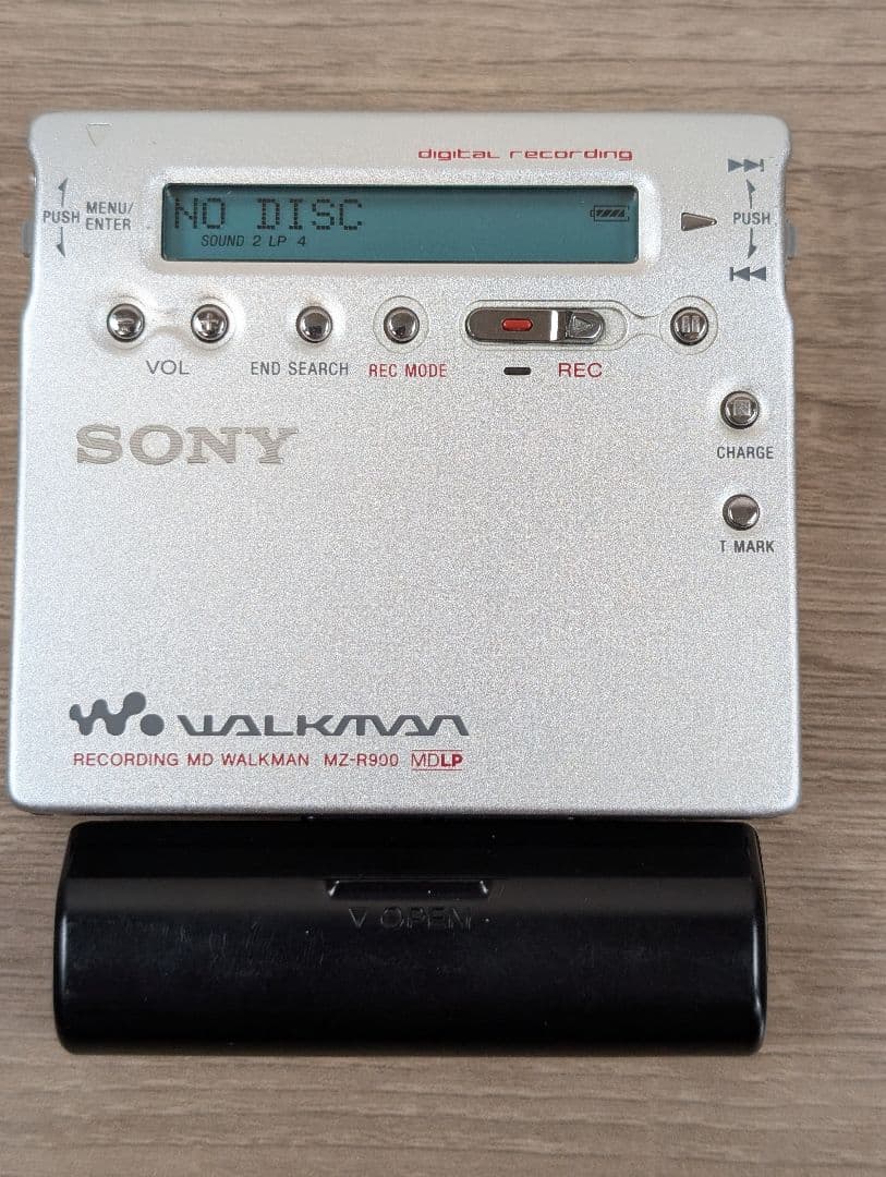 ジャンク品】SONY ソニー MDウォークマン MDレコーダー MZ-R900 - メルカリ