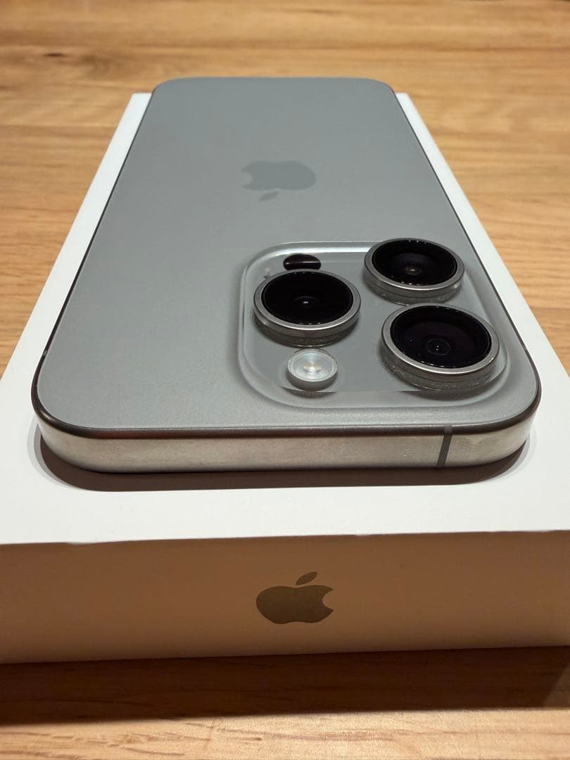 Phone 15 pro 256GB SIMフリー ナチュラルチタニウム