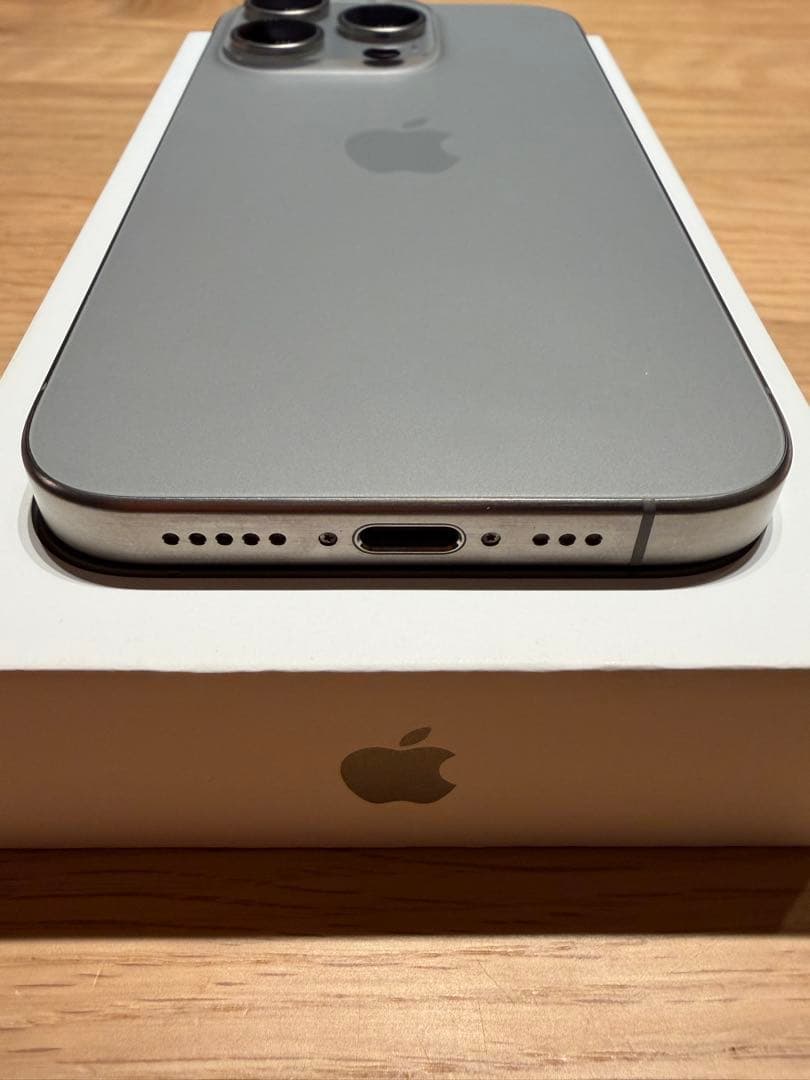 Phone 15 pro 256GB SIMフリー ナチュラルチタニウム