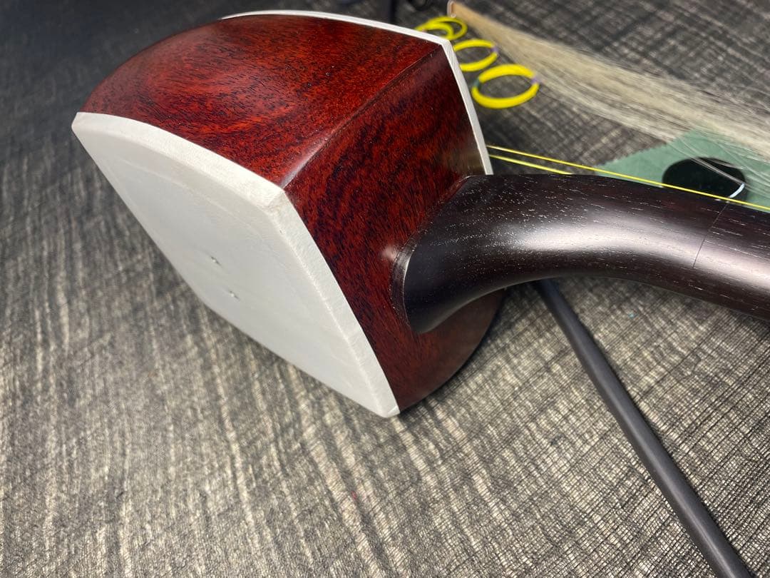 和胡弓紫檀材，胴かりん，弓，付属品付き