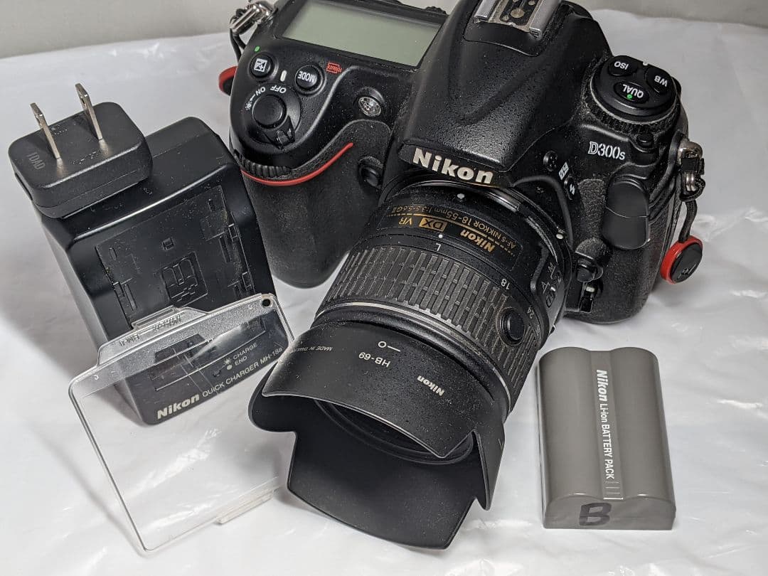 Nikon D300S カメラ AF-S DX NIKKOR 18-55mm