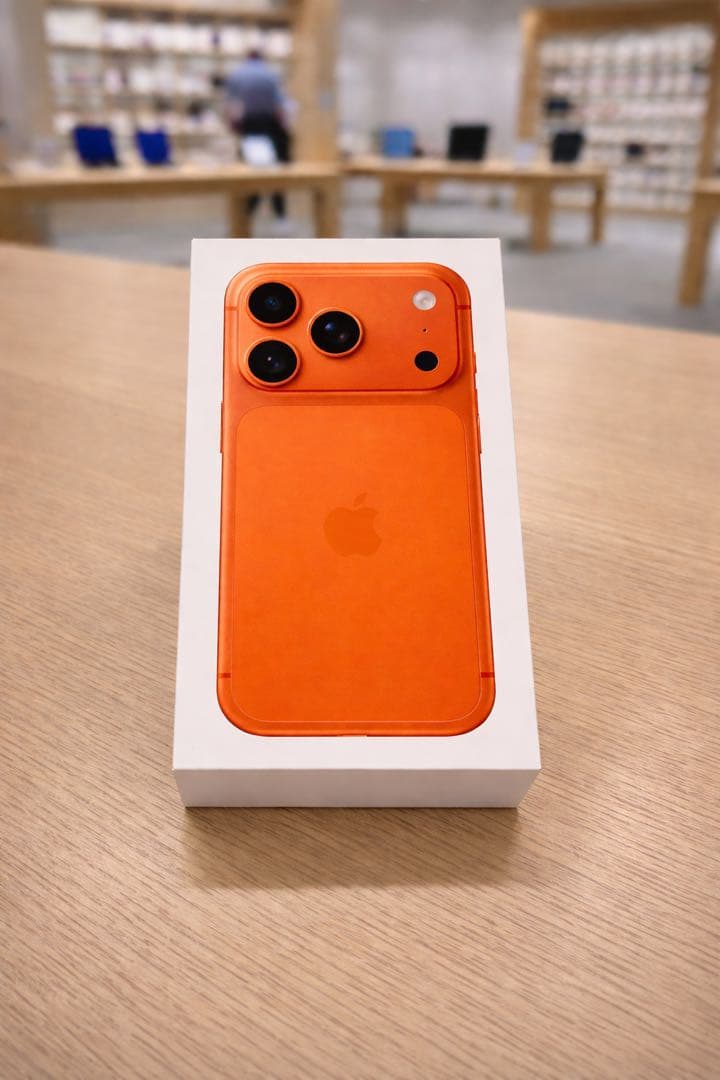 コーエン姉妹 iPhone17 Pro Max 512GB オレンジ iPhone 17 Pro Max 512GB Cosmic Orange | Cellcom