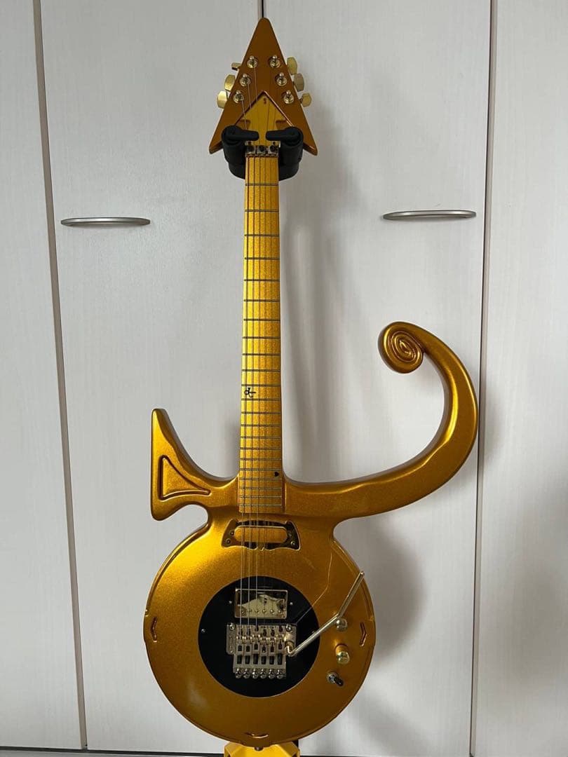 新品未使用prince レアギター　habibi シンボルギター　メンテナンス済 Yahoo!オークション - 新品未使用prince レアギター habibi シンボルギ