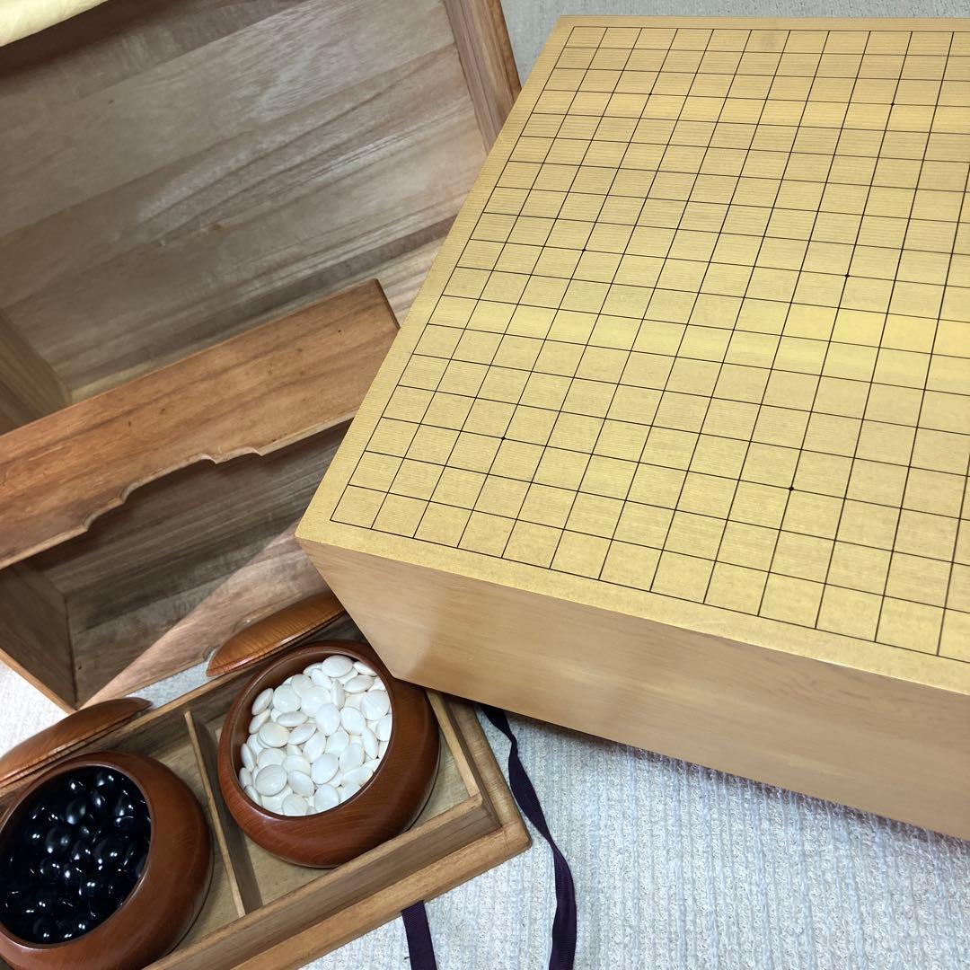 へそ　本榧　囲碁盤　碁石　脚付盤　蛤白 那智黒　はまぐり碁石　セット Amazon | 囲碁 日向特製蛤碁石那智黒碁石 31 実用 厚み8.4mm 木製本欅