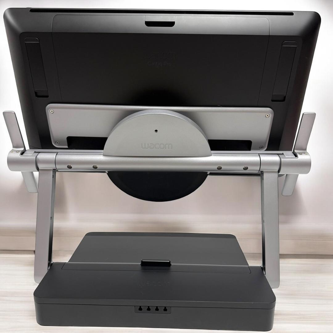 美品 ワコム Cintiq Pro24 DTK-2420/K0 エルゴスタンド付