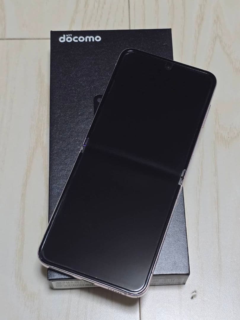 Galaxy Z Flip5 docomo256GB ラベンダー極極極極極美品