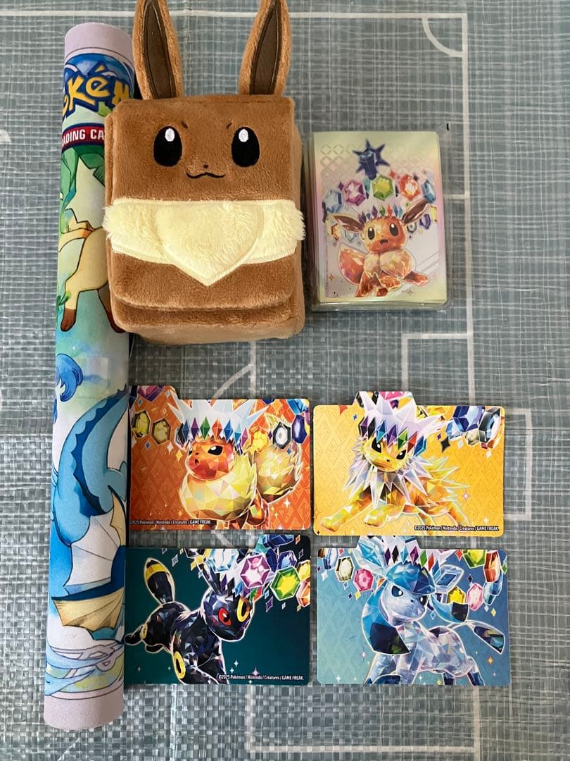 ポケモンカード　海外　プレイマット　デッキケース　デッキシールド　イーブイ Amazon | ポケモンカードゲーム デッキシールド イーブイズ | トレカ 通販