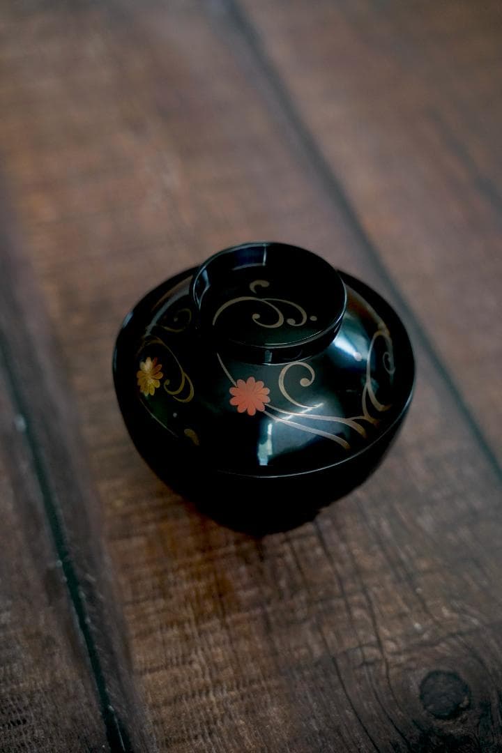輪島塗　菊水蒔絵　　雑煮椀　煮物椀　５客 輪島塗 扇面蒔絵 松竹梅蘭菊 流水 雑煮椀 5客セット - 生活骨董と古布