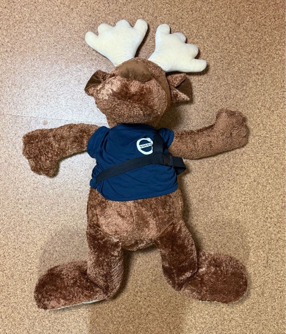 非売品　VOLVOエルク　ぬいぐるみ　特大 お値下げ）【非売品】VOLVO ボルボ エルク 特大ぬいぐるみ - メルカリ